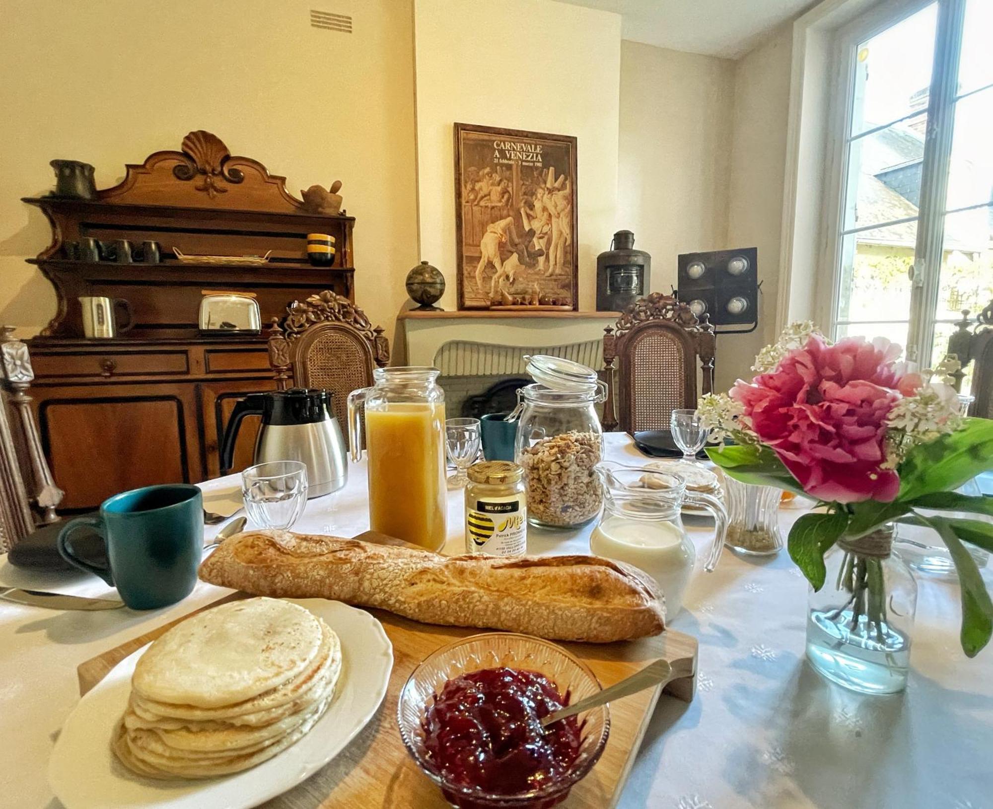 La Maison Voyage Bed And Breakfast Onzain Esterno foto